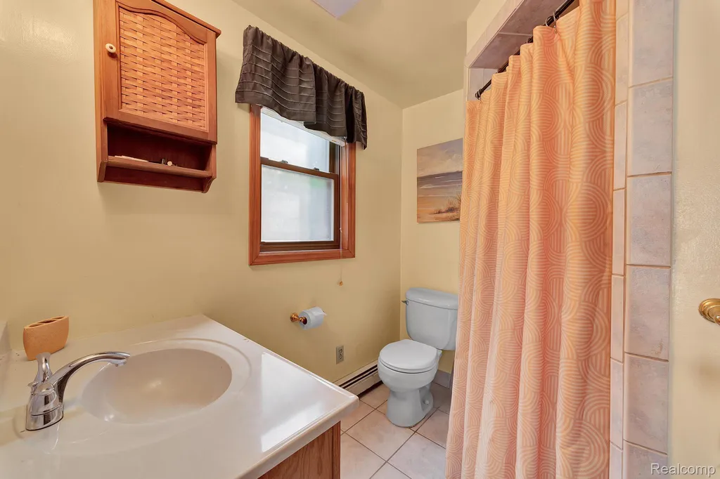 429 Edgewater Algonac City MI 48001