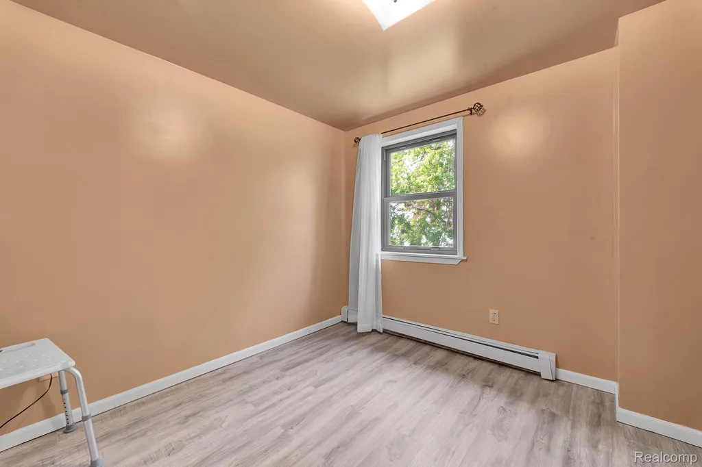 429 Edgewater Algonac City MI 48001