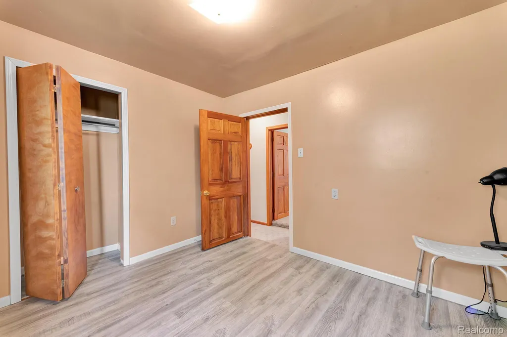 429 Edgewater Algonac City MI 48001