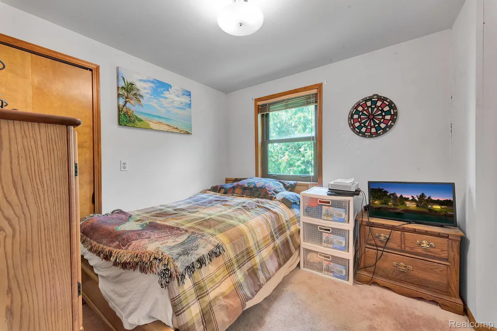 429 Edgewater Algonac City MI 48001