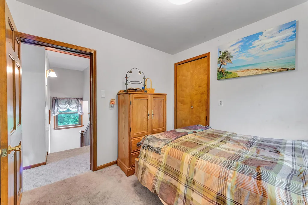 429 Edgewater Algonac City MI 48001