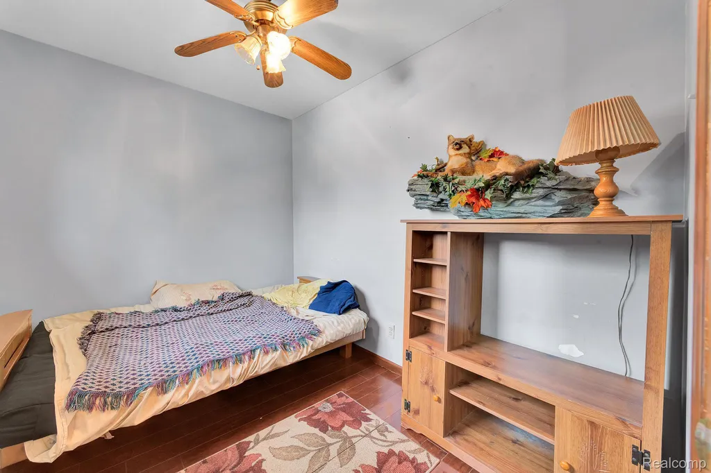 429 Edgewater Algonac City MI 48001