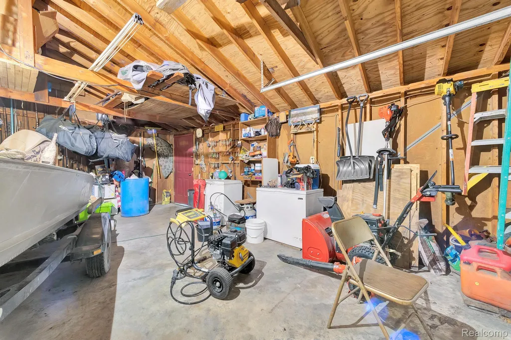 429 Edgewater Algonac City MI 48001