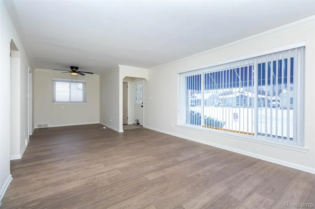 542 S Manitou Avenue Clawson City MI 48017