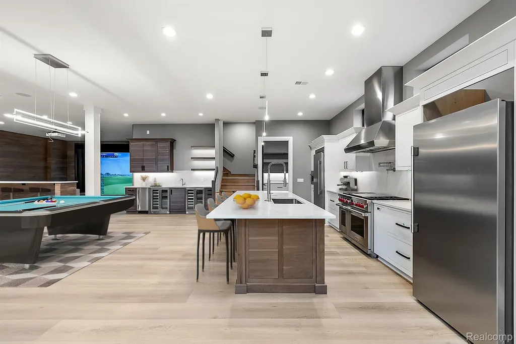 4483 Farm View Drive Ann Arbor City MI 48105