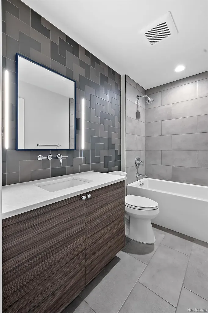 4995 Saddleridge Trail Ann Arbor City MI 48105