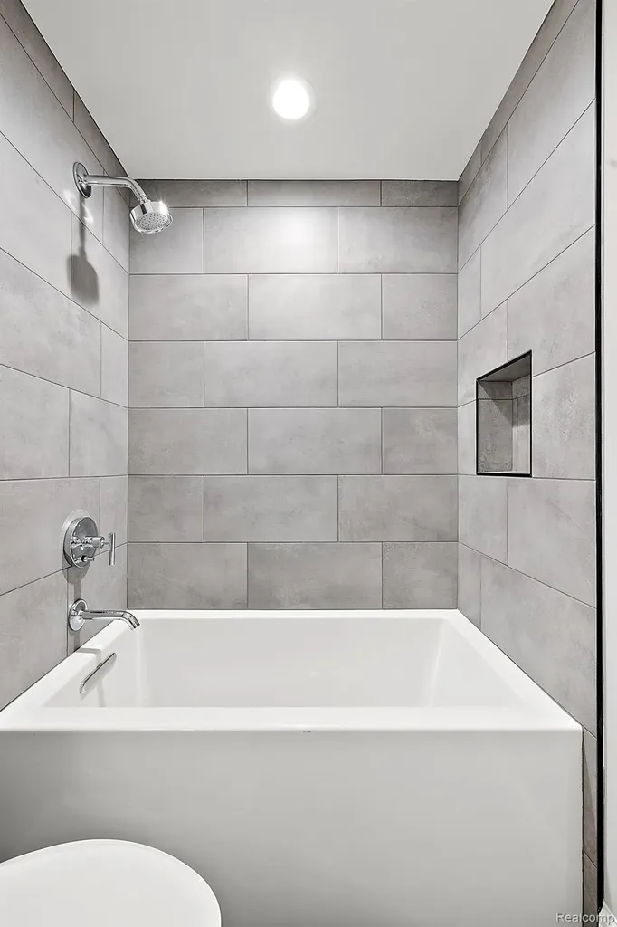4995 Saddleridge Trail Ann Arbor City MI 48105