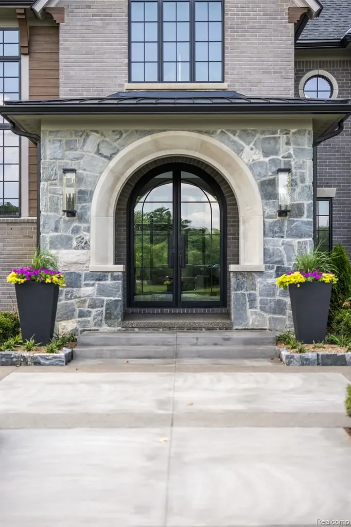4995 Saddleridge Trail Ann Arbor City MI 48105