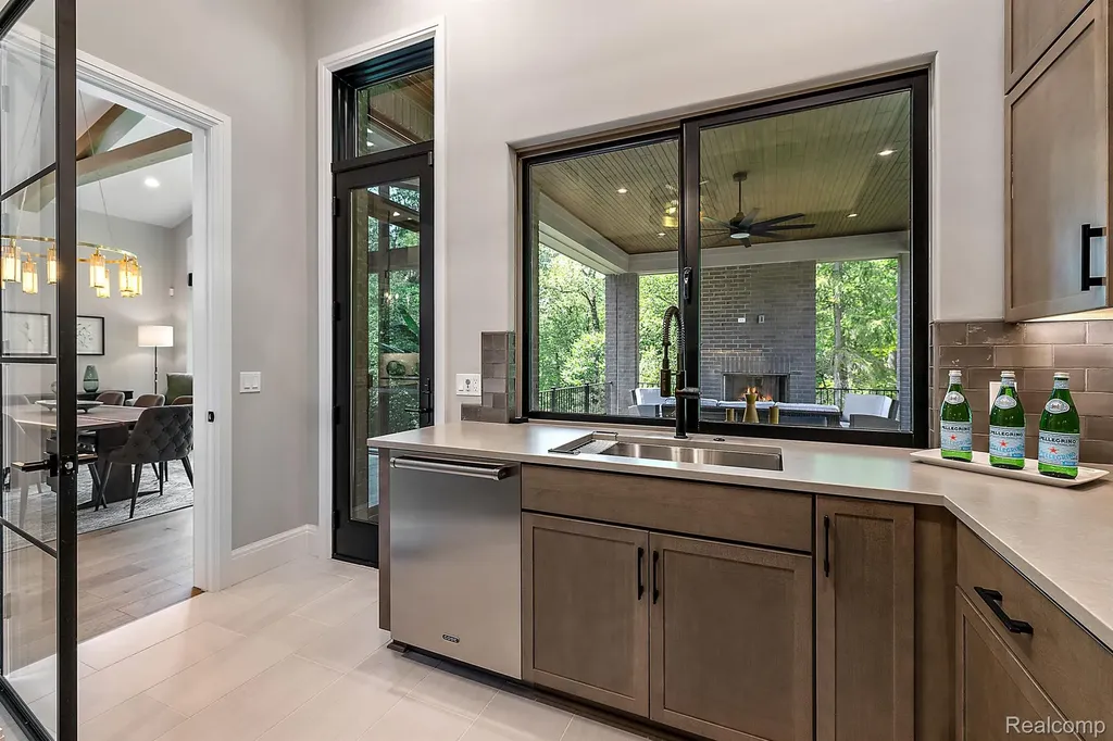 4995 Saddleridge Trail Ann Arbor City MI 48105