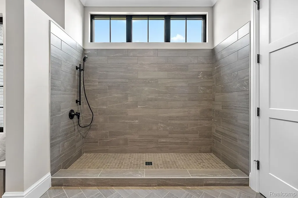 4995 Saddleridge Trail Ann Arbor City MI 48105