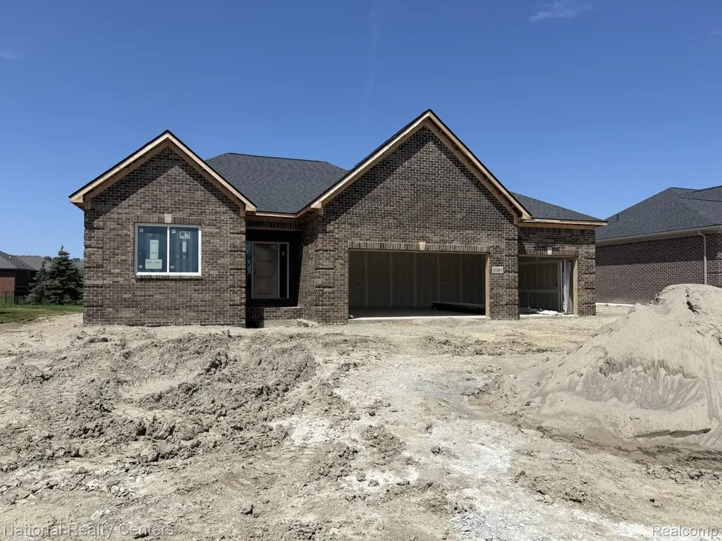 53207 Woodland Meadows Chesterfield Township MI 48047