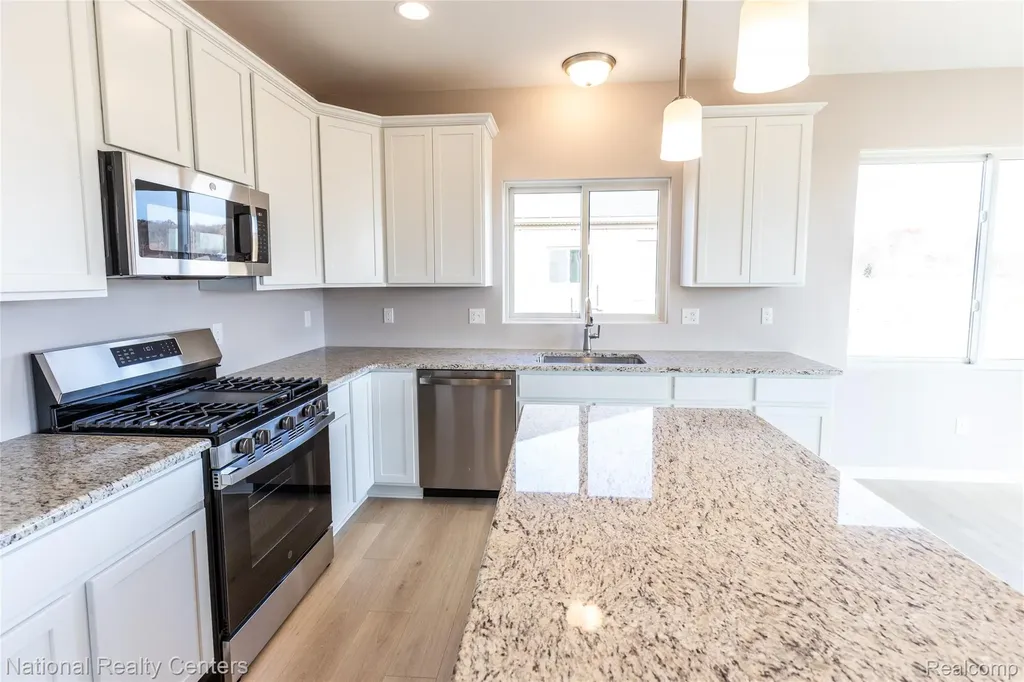 53207 Woodland Meadows Chesterfield Township MI 48047