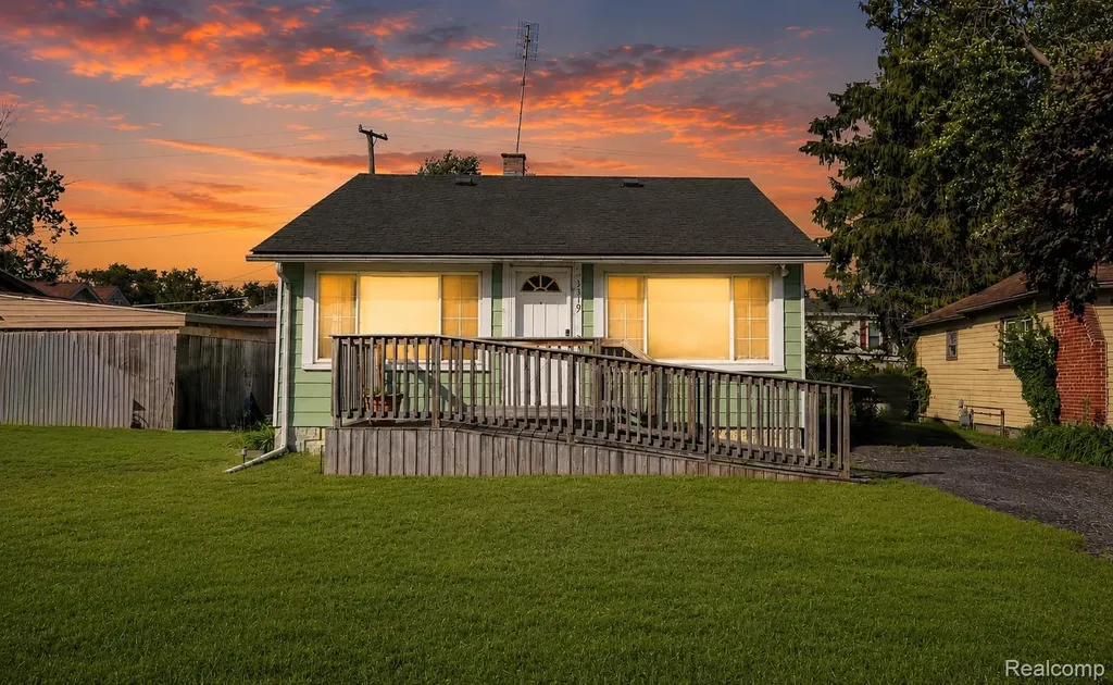 3319 Lakeview Street Frenchtown Township MI 48162