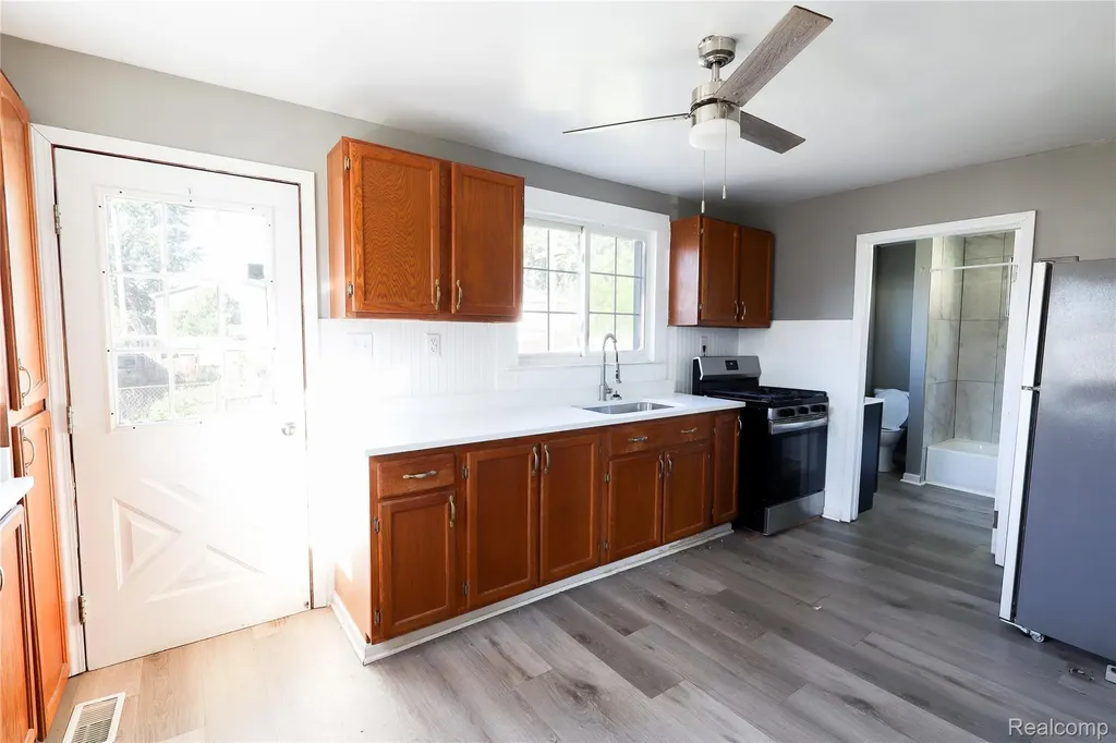 3319 Lakeview Street Frenchtown Township MI 48162