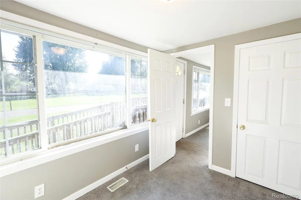 3319 Lakeview Street Frenchtown Township MI 48162