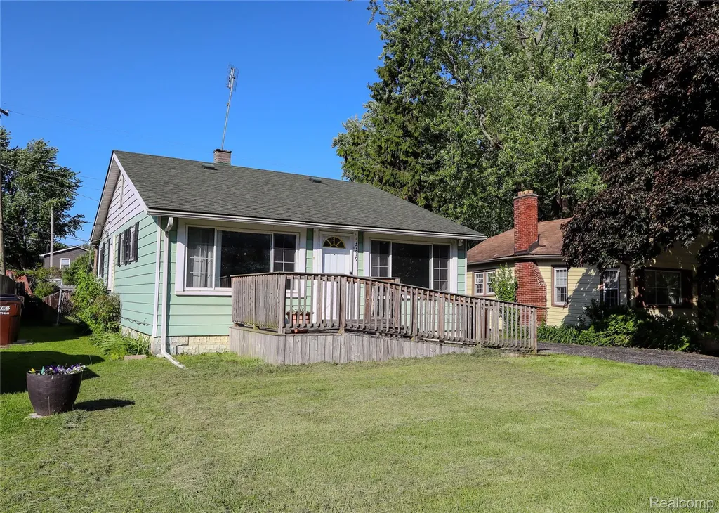 3319 Lakeview Street Frenchtown Township MI 48162