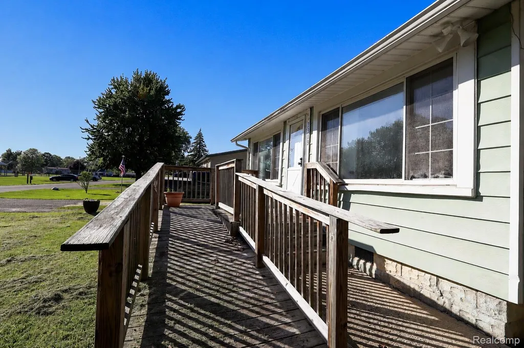 3319 Lakeview Street Frenchtown Township MI 48162