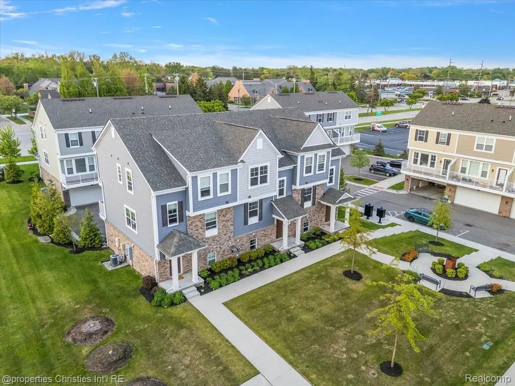 4953 Treeside Lane Troy City MI 48098