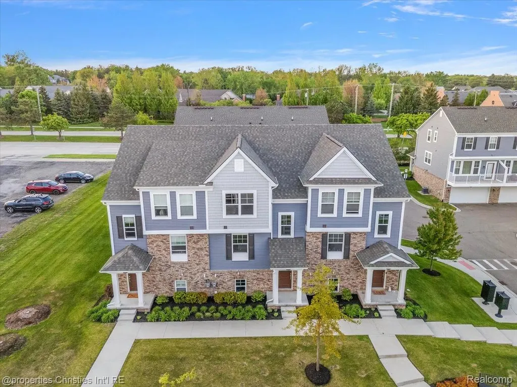 4953 Treeside Lane Troy City MI 48098
