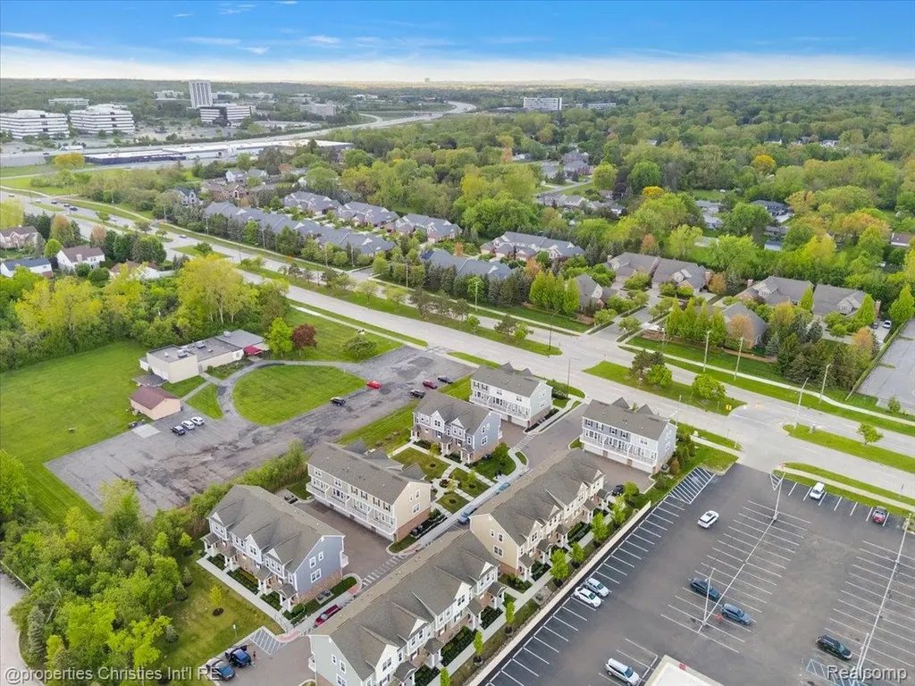 4953 Treeside Lane Troy City MI 48098