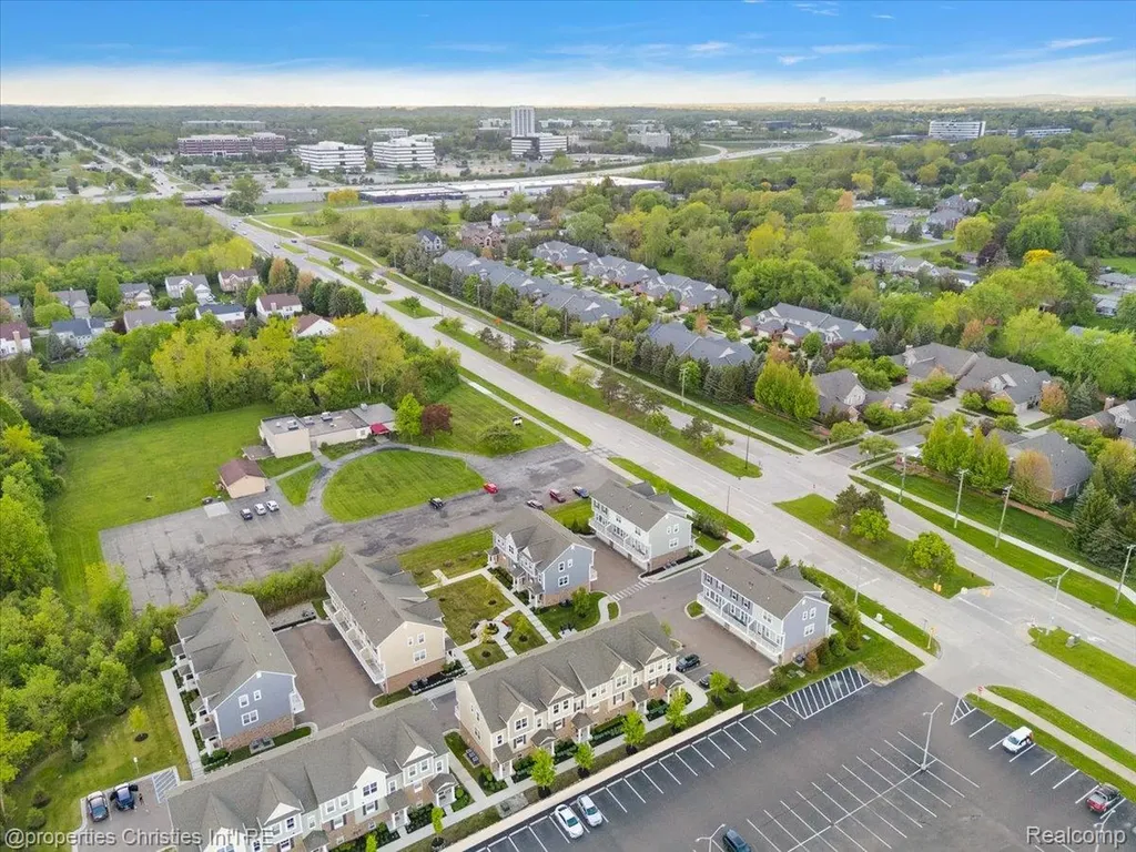4953 Treeside Lane Troy City MI 48098
