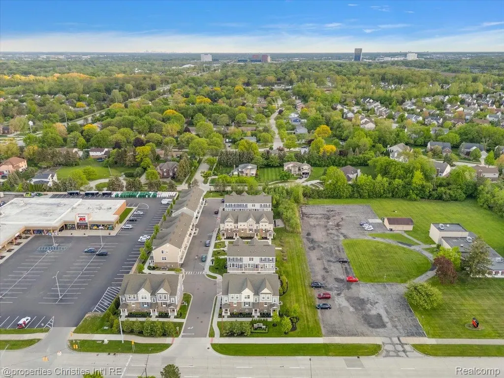 4953 Treeside Lane Troy City MI 48098