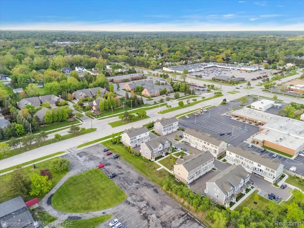 4953 Treeside Lane Troy City MI 48098