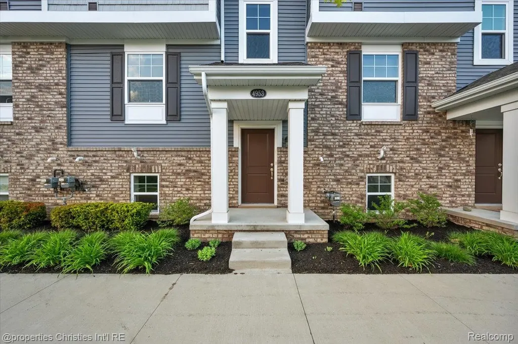 4953 Treeside Lane Troy City MI 48098