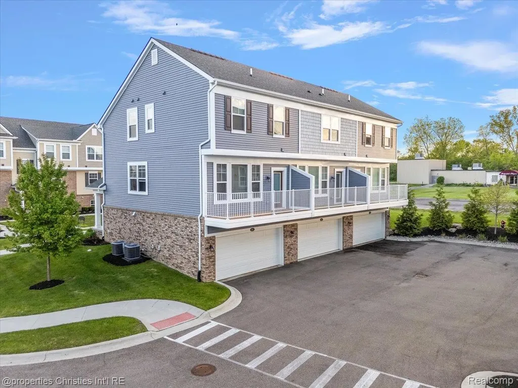 4953 Treeside Lane Troy City MI 48098