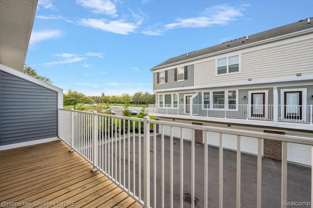 4953 Treeside Lane Troy City MI 48098