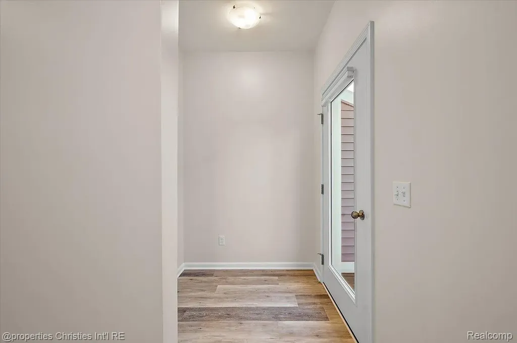 4953 Treeside Lane Troy City MI 48098