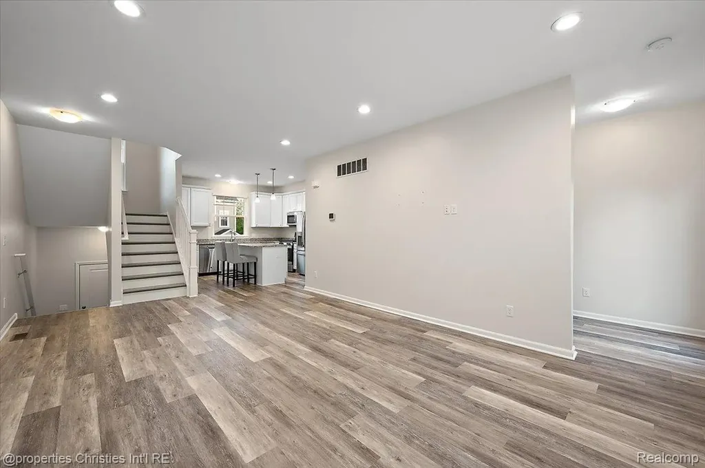 4953 Treeside Lane Troy City MI 48098