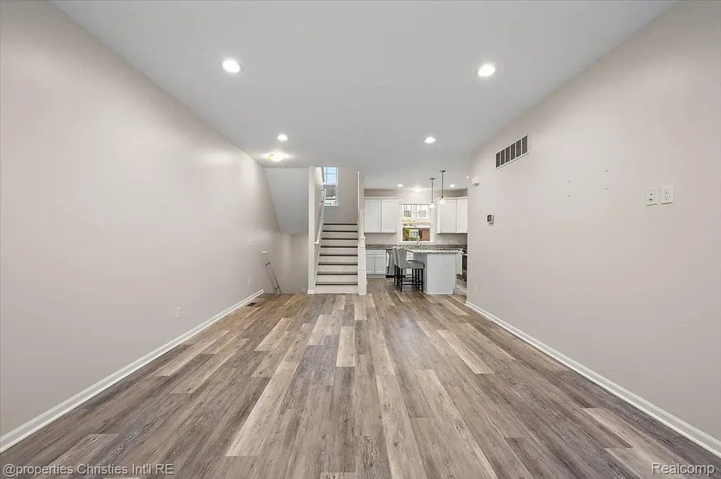 4953 Treeside Lane Troy City MI 48098