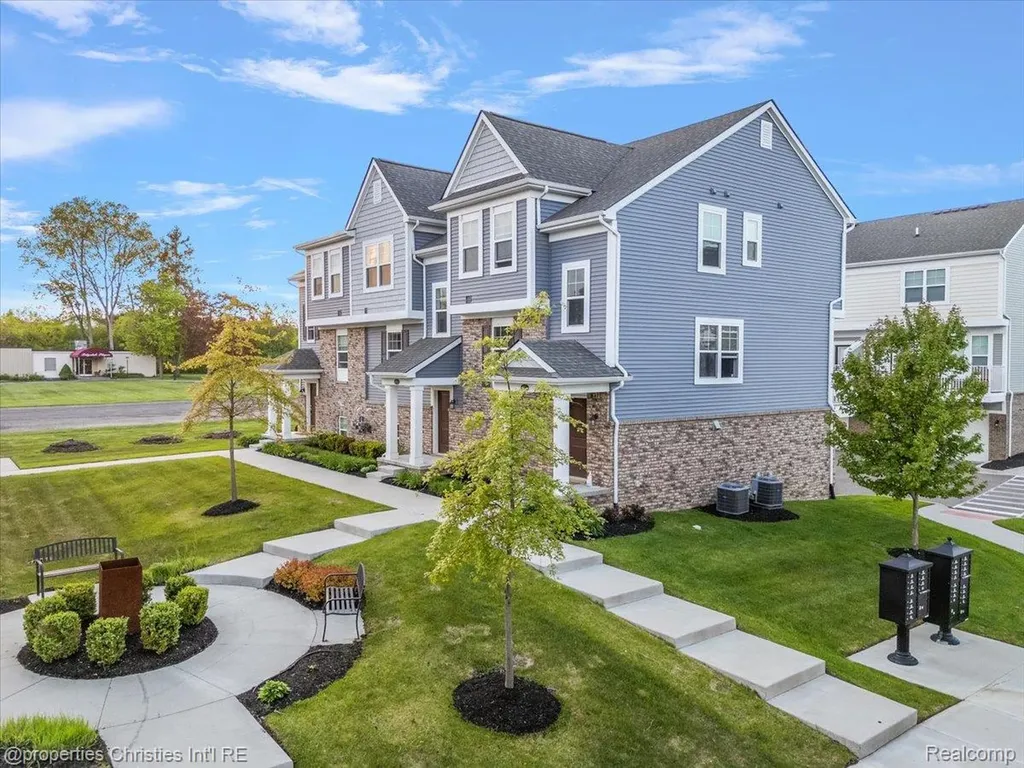 4953 Treeside Lane Troy City MI 48098