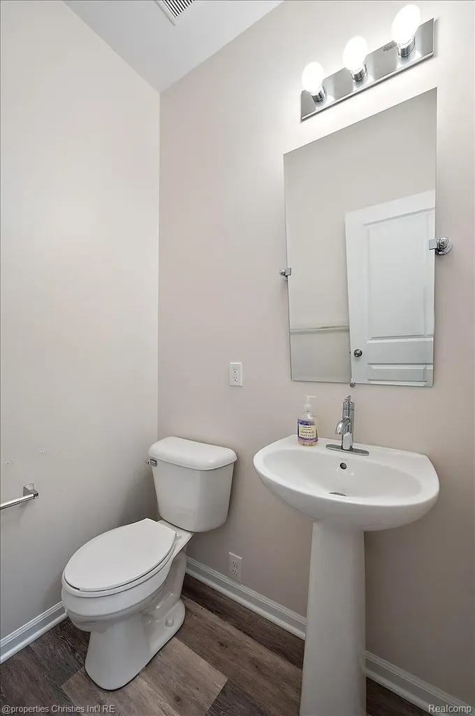 4953 Treeside Lane Troy City MI 48098