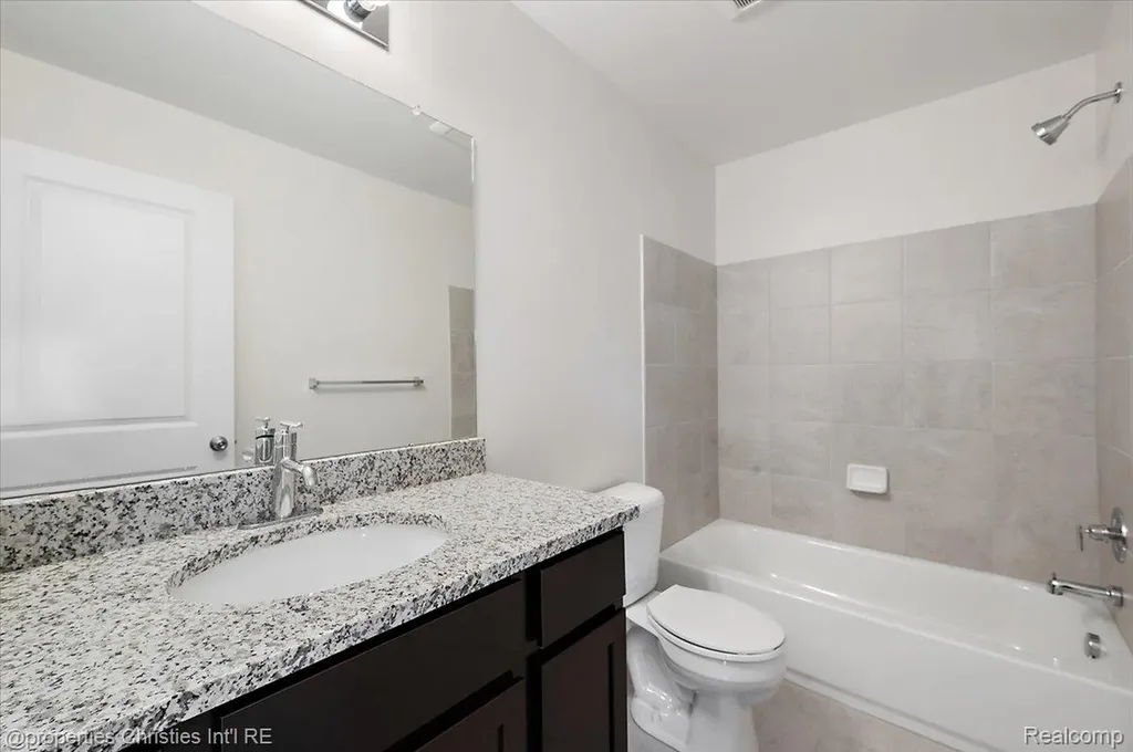 4953 Treeside Lane Troy City MI 48098