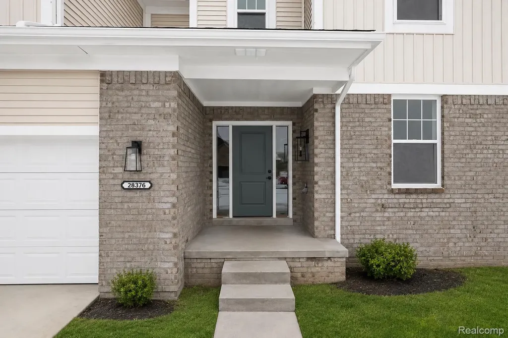 28326 Nadia Lane Chesterfield Township MI 48047