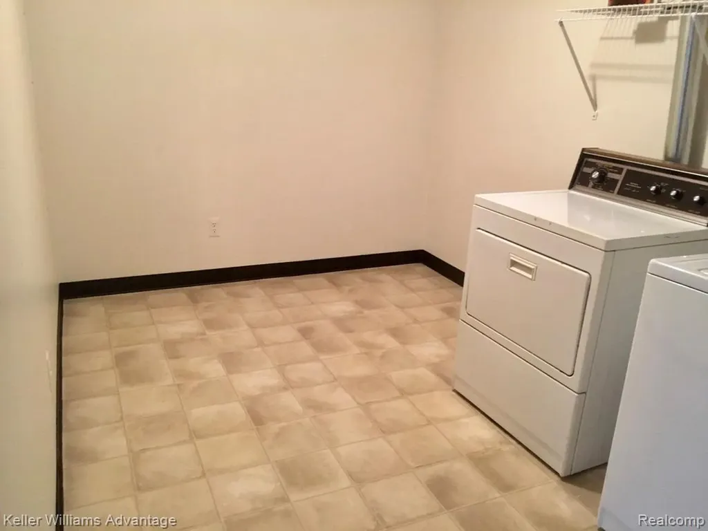 27915 Berrywood Lane Farmington Hills City MI 48334