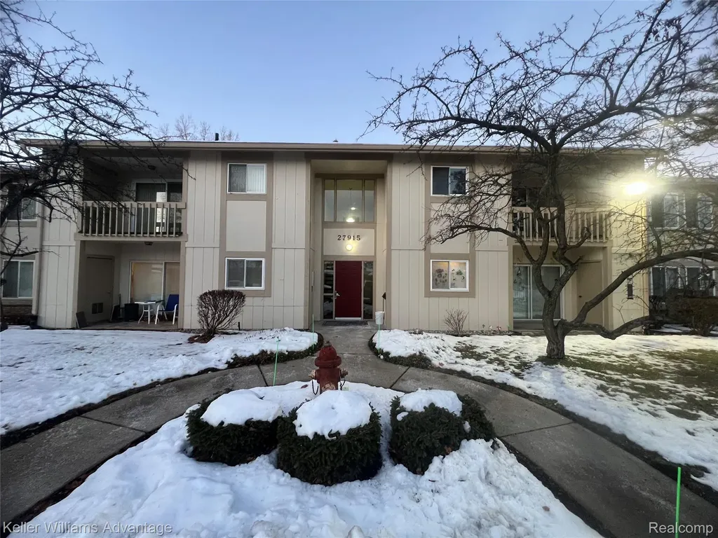 27915 Berrywood Lane Farmington Hills City MI 48334