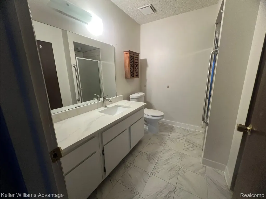 27915 Berrywood Lane Farmington Hills City MI 48334