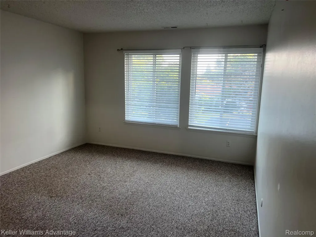27915 Berrywood Lane Farmington Hills City MI 48334