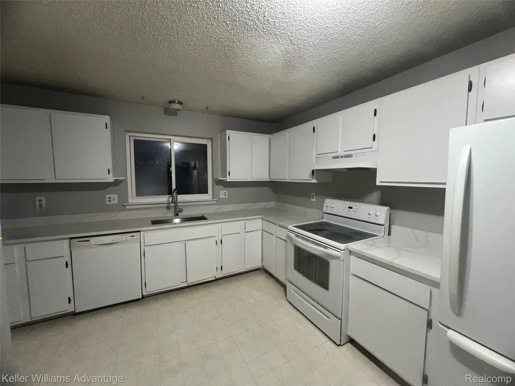 27915 Berrywood Lane Farmington Hills City MI 48334