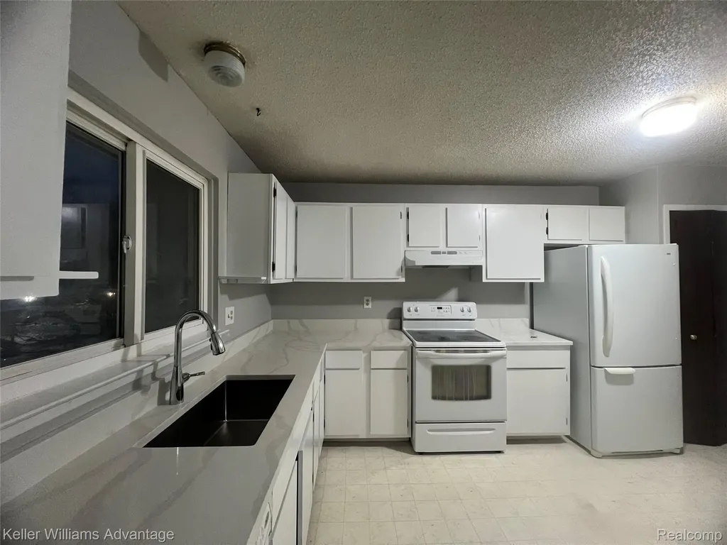 27915 Berrywood Lane Farmington Hills City MI 48334