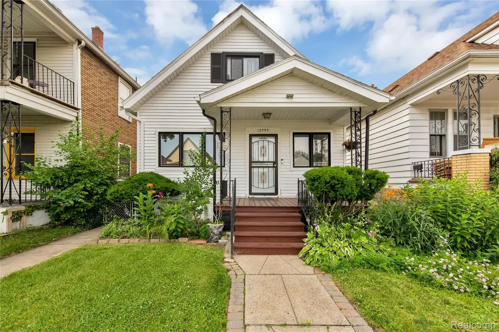 12099 Klinger Street Hamtramck City MI 48212