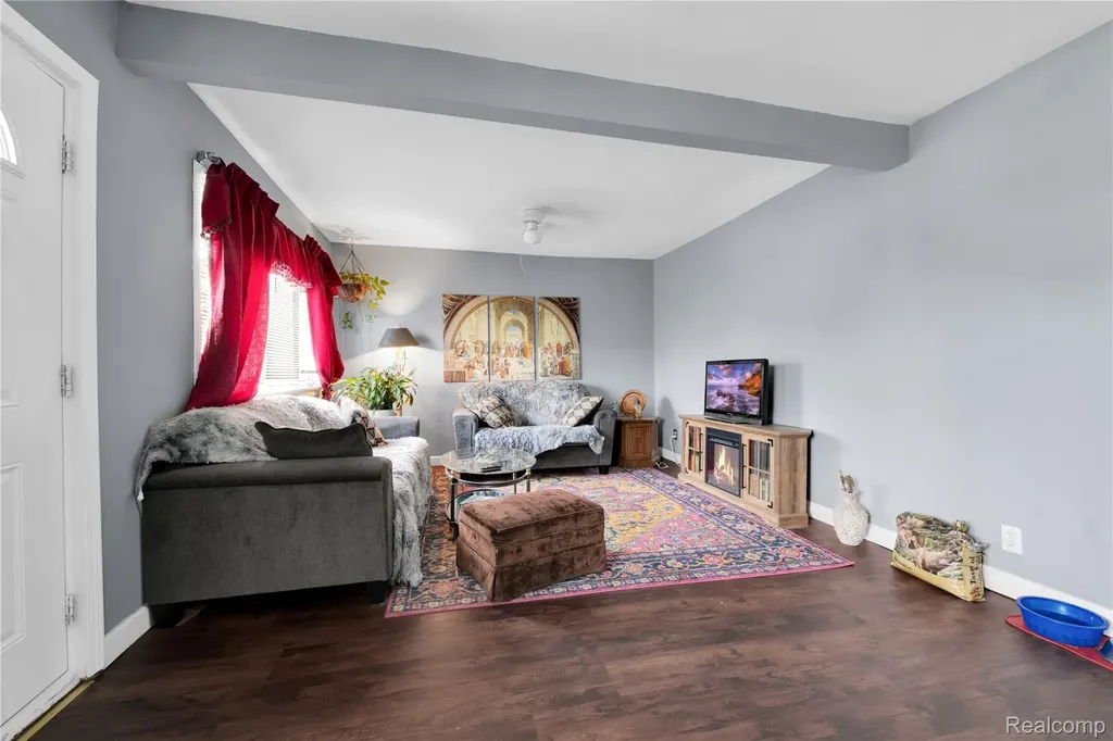 12099 Klinger Street Hamtramck City MI 48212