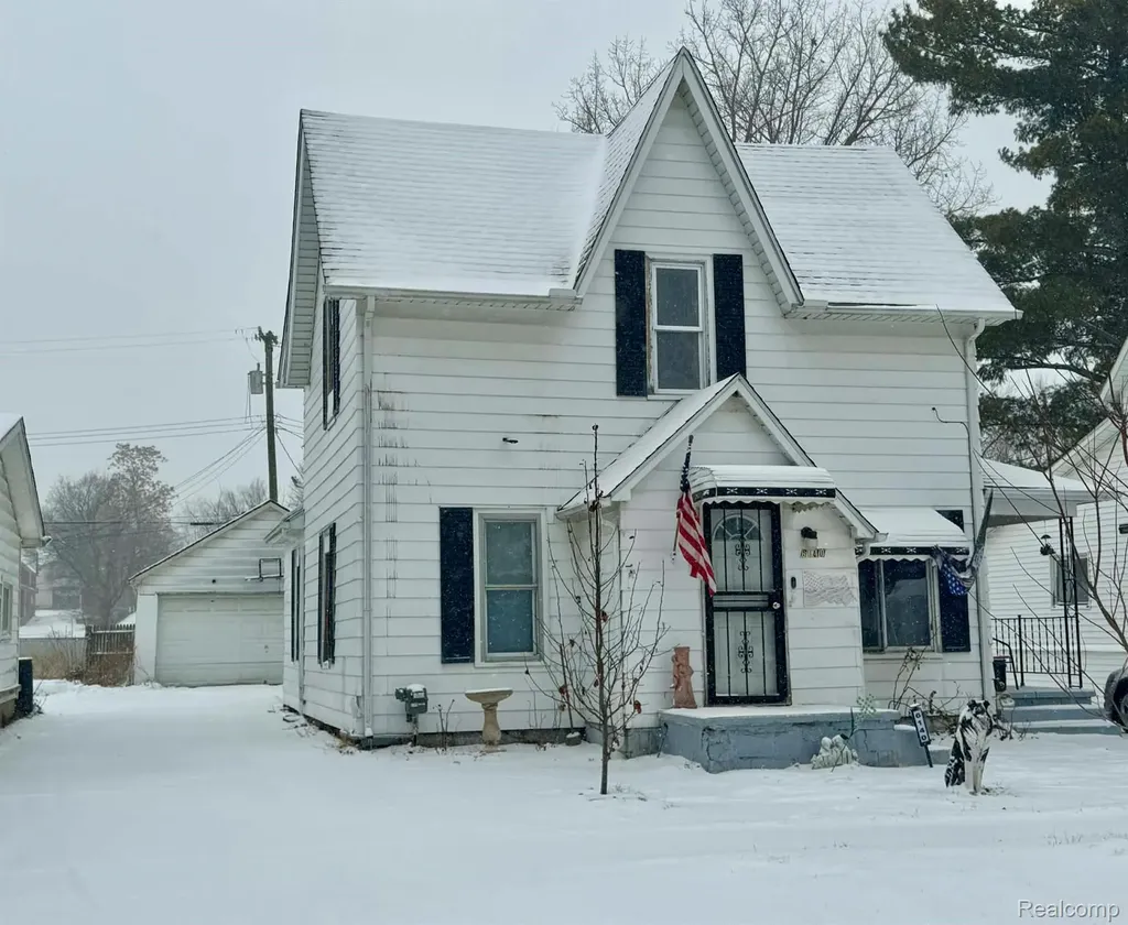 6140 1st Street Mayville Village MI 48744