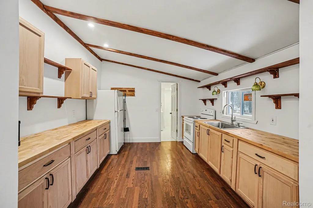 250 S Leaton Road Chippewa Township MI 48858