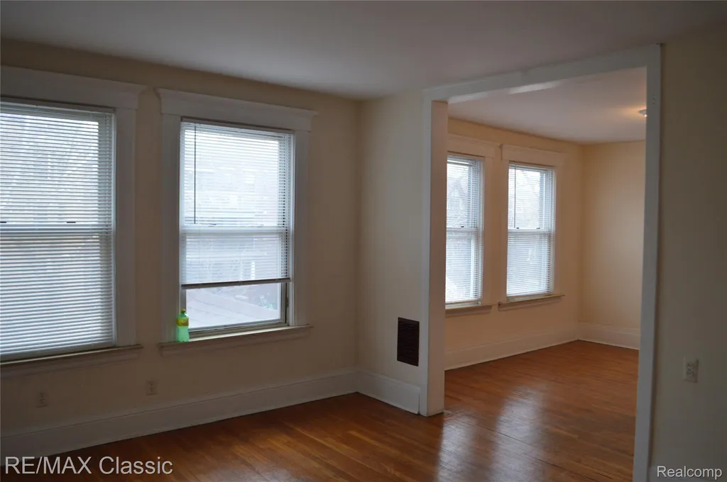 5208 Commonwealth Detroit City MI 48208