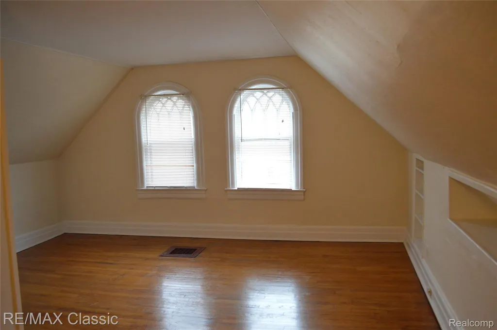 5208 Commonwealth Detroit City MI 48208