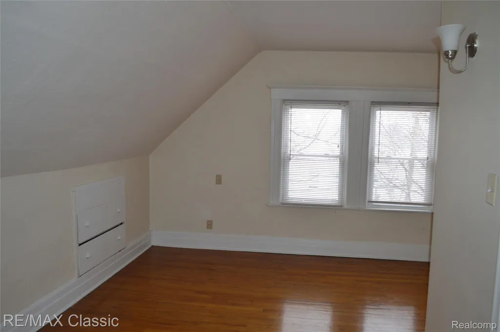 5208 Commonwealth Detroit City MI 48208